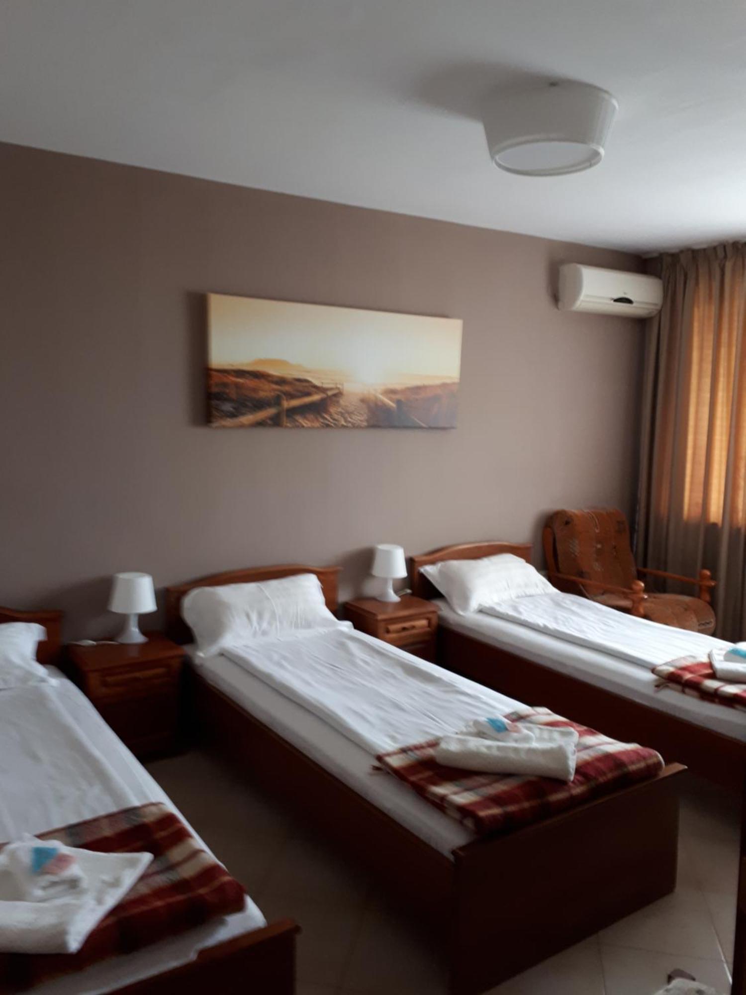 Family Hotel Gogov Sinemoretz Rum bild